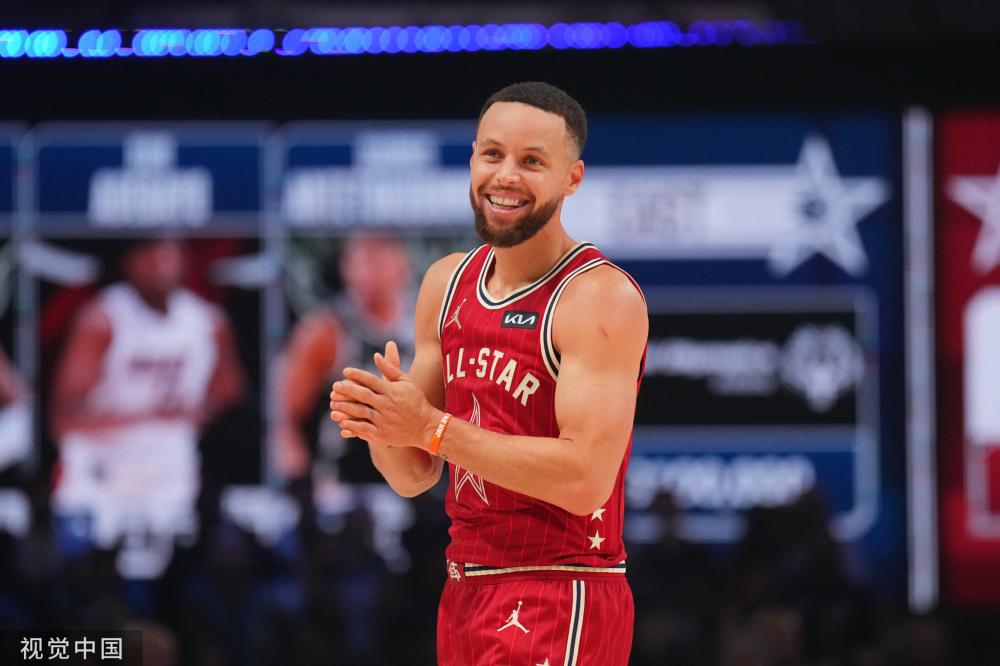 教练团队临 教练团队临